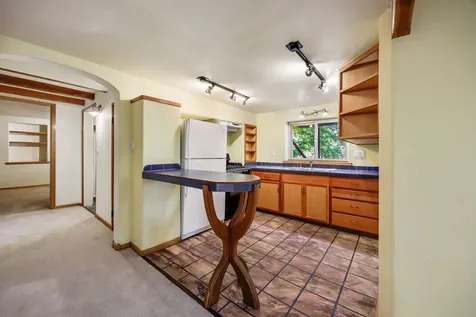 558 Holly Street Ashland OR 97520