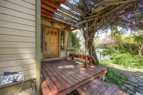 558 Holly Street Ashland OR 97520