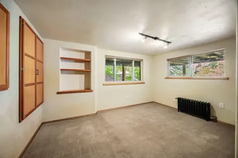 558 Holly Street Ashland OR 97520