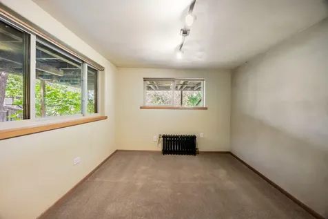 558 Holly Street Ashland OR 97520