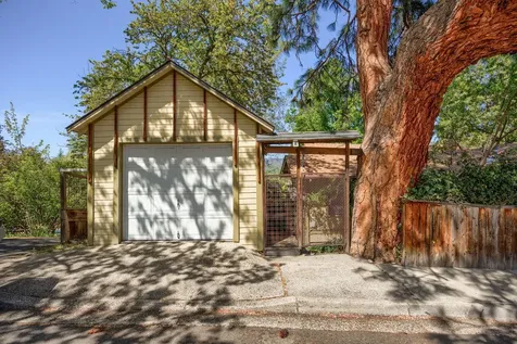 558 Holly Street Ashland OR 97520