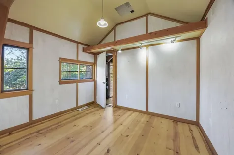 558 Holly Street Ashland OR 97520