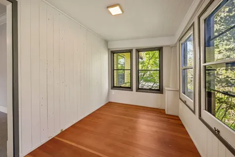 558 Holly Street Ashland OR 97520