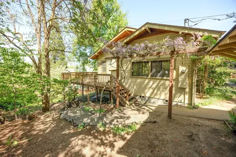 558 Holly Street Ashland OR 97520