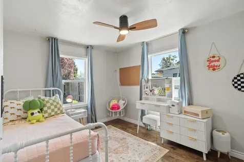 332 N 2nd Street Central Point OR 97502