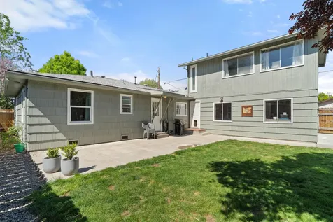 332 N 2nd Street Central Point OR 97502