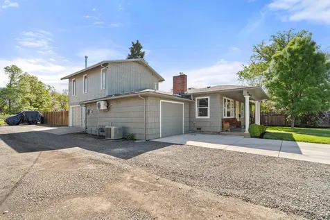 332 N 2nd Street Central Point OR 97502