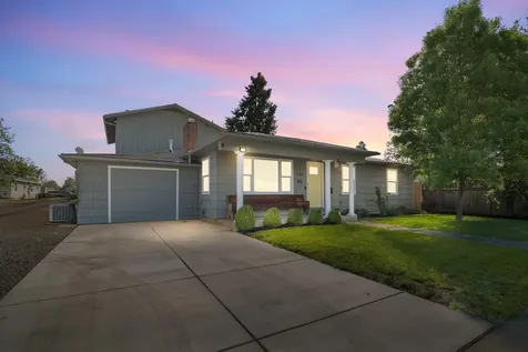 332 N 2nd Street Central Point OR 97502