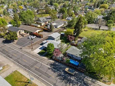 332 N 2nd Street Central Point OR 97502
