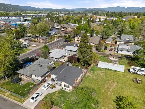 332 N 2nd Street Central Point OR 97502