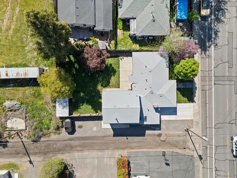 332 N 2nd Street Central Point OR 97502