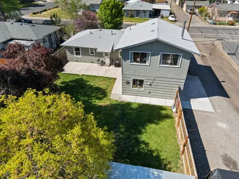 332 N 2nd Street Central Point OR 97502