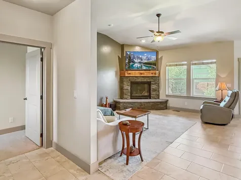 323 NW Saddle Ridge Loop Prineville OR 97754