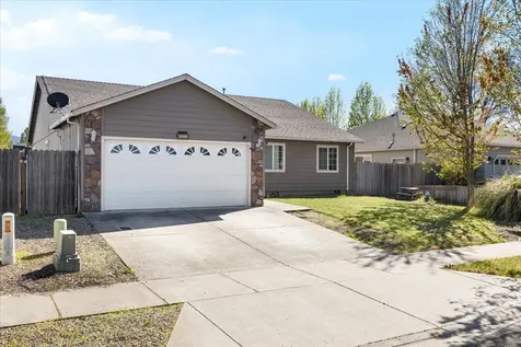 1049 Worchester Drive Medford OR 97501
