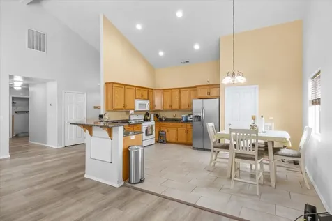 1049 Worchester Drive Medford OR 97501