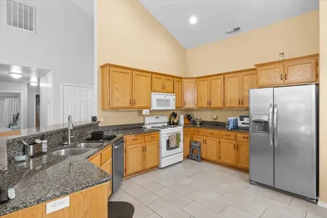 1049 Worchester Drive Medford OR 97501