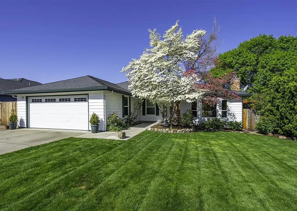 1855 Willow Glen Way Medford OR 97504
