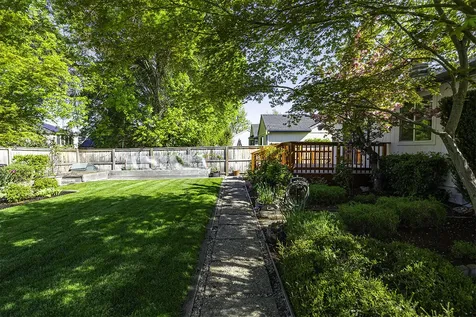 1855 Willow Glen Way Medford OR 97504
