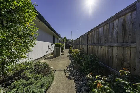 1855 Willow Glen Way Medford OR 97504