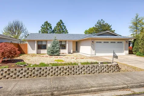 2551 Paloma Avenue Medford OR 97504