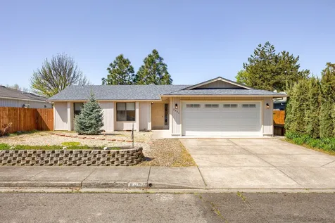 2551 Paloma Avenue Medford OR 97504
