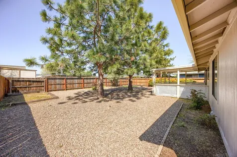 2551 Paloma Avenue Medford OR 97504