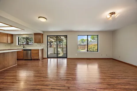 2551 Paloma Avenue Medford OR 97504