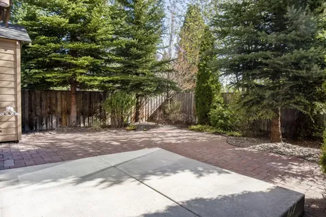 61282 Huckleberry Place Bend OR 97702
