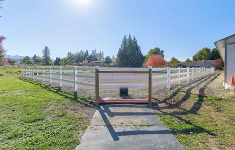 4500 Leonard Road Grants Pass OR 97527