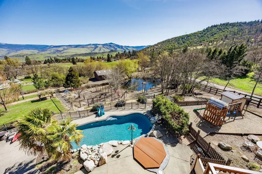 1495 Tolman Creek Road Ashland OR 97520