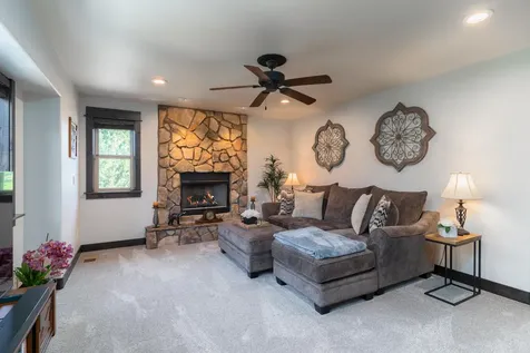789 NW Yosemite Drive Bend OR 97703
