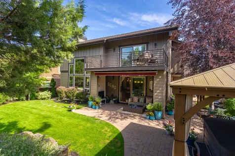 789 NW Yosemite Drive Bend OR 97703