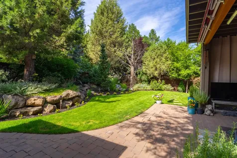 789 NW Yosemite Drive Bend OR 97703