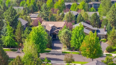 789 NW Yosemite Drive Bend OR 97703