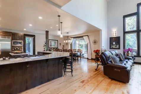 789 NW Yosemite Drive Bend OR 97703