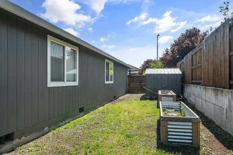 914 Sellwood Drive Eagle Point OR 97524