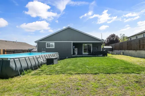 914 Sellwood Drive Eagle Point OR 97524