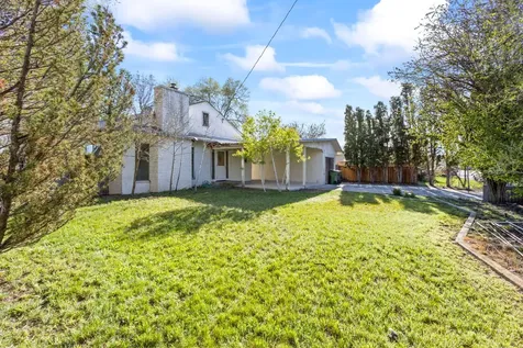 337 SE C Street Madras OR 97741