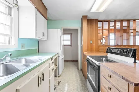 337 SE C Street Madras OR 97741