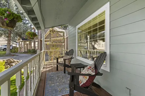 1860 SE Autumnwood Court Bend OR 97702