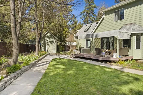 1860 SE Autumnwood Court Bend OR 97702