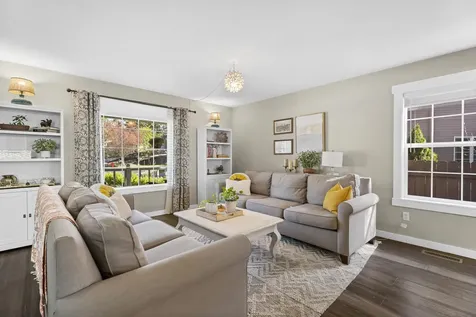 1860 SE Autumnwood Court Bend OR 97702