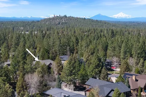 3225 NW Melville Drive Bend OR 97703