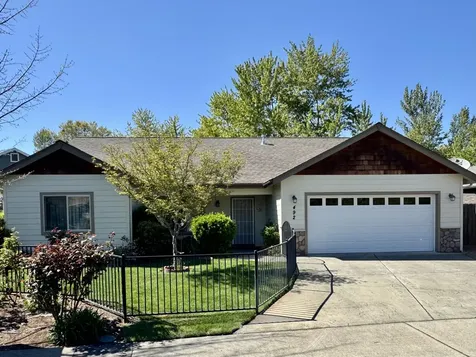 492 SW Wagner Meadows Drive Grants Pass OR 97526