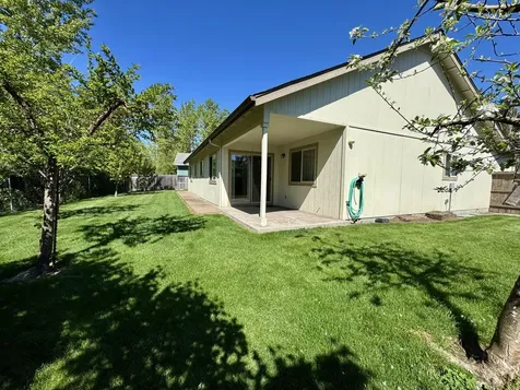 492 SW Wagner Meadows Drive Grants Pass OR 97526