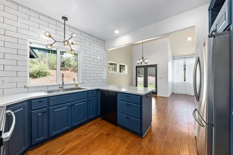 1507 R J Drive Grants Pass OR 97526