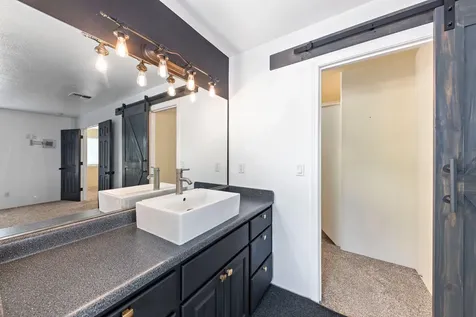 1507 R J Drive Grants Pass OR 97526