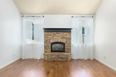 1507 R J Drive Grants Pass OR 97526