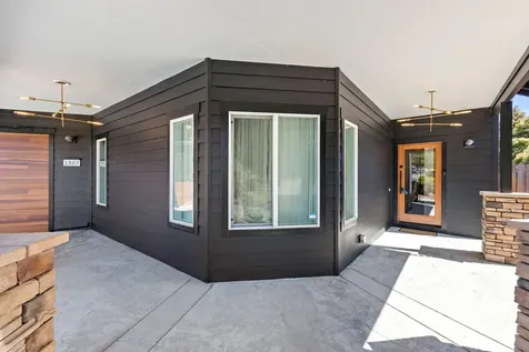 1507 R J Drive Grants Pass OR 97526