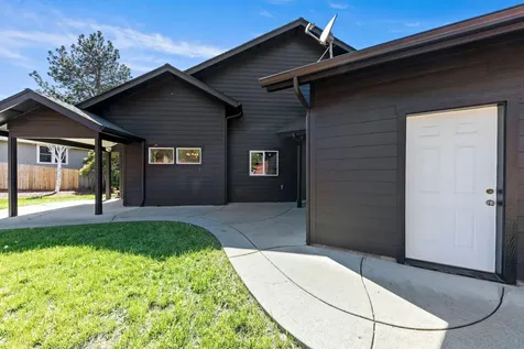 1507 R J Drive Grants Pass OR 97526